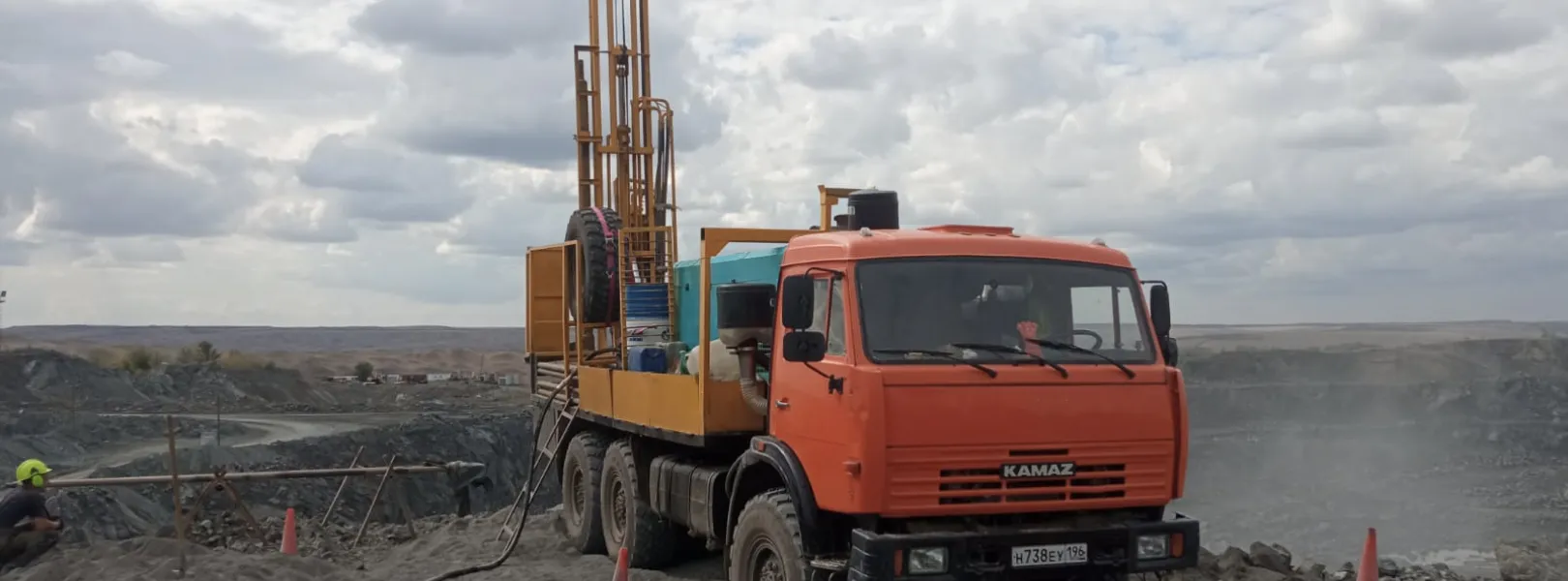 Бурение скважин под взрывы